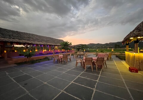 AMMASLE STAYS HAMPI AT RASTA CAFE.