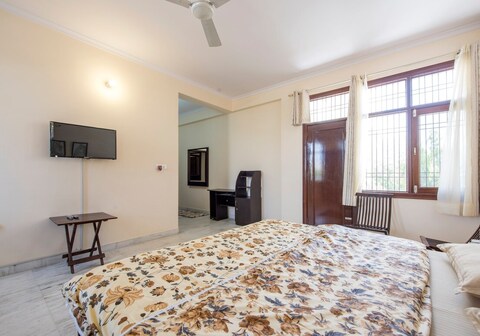 Annapurna Luxurious Bungalow close to Metro Sttn