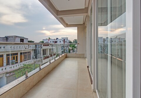 Townhouse OAK VS Shivanya