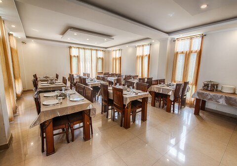 Hotel Aurelius Grand Manali
