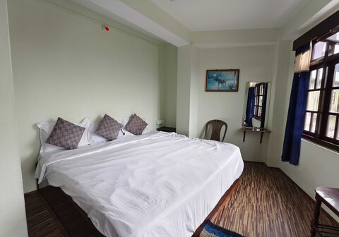 Hotel O by OYO Sun View