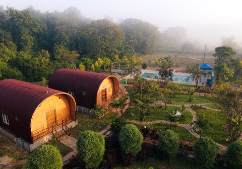 Streamedge Homestay | Rooms & Restaurant