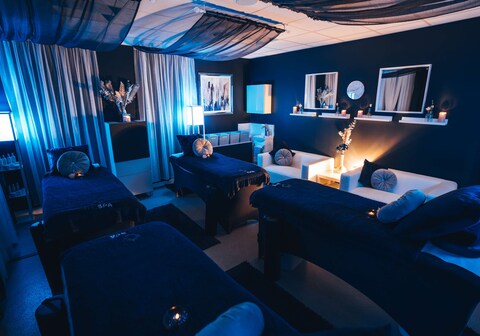 Blackpool Fc Hotel, Radisson Individuals