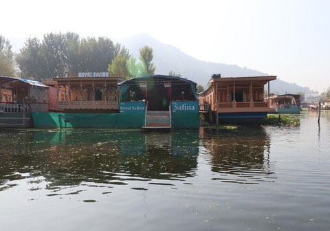 Houseboat Young Gulshan