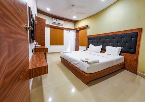 Nexstay Star Holiday INN