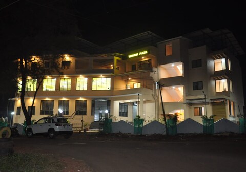 Hotel Pride Residency