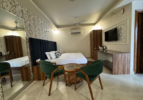 TAAL RESORT and CAFE