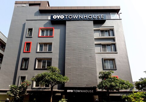 Super Townhouse Habitat New Town Rooms & Party Spaces