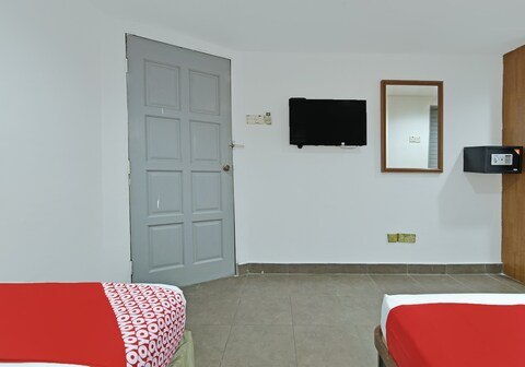 Super OYO 90780 J Hotel Bukit Bintang