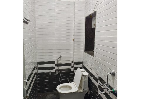 Shree Shyam Pay At Hotel By Reverie