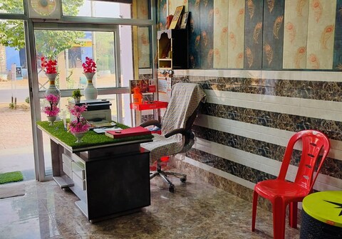 Shreeji Hotel & Guest House