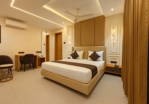 Hotel Rajshree Suites