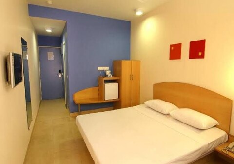 SHREE SHYAM HOTEL AND RESTURANT