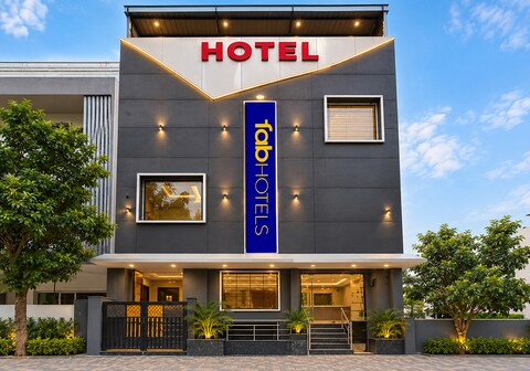 FabHotel Shivom