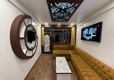 The Hollywood Hills Estate