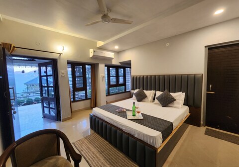 Pine Valley Resort | Rooms & Restaurant