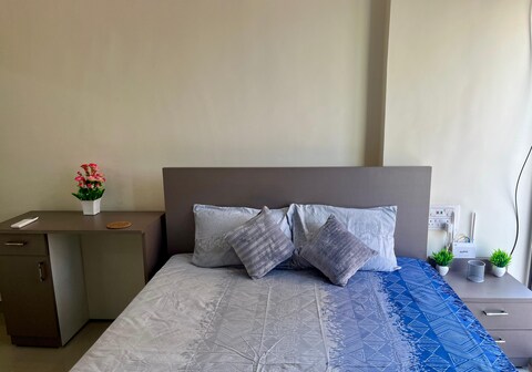 Lovely Privet Suite W/ Kitchen.