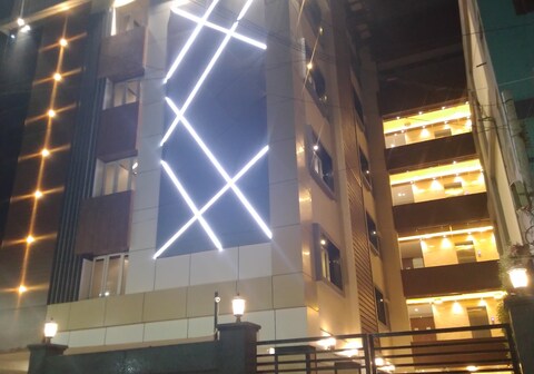 Hotel Centre Side