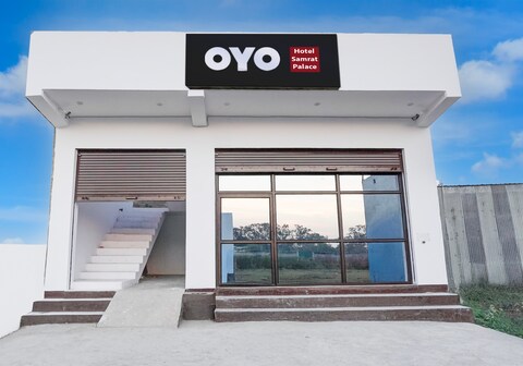 Hotel O Samrat palace