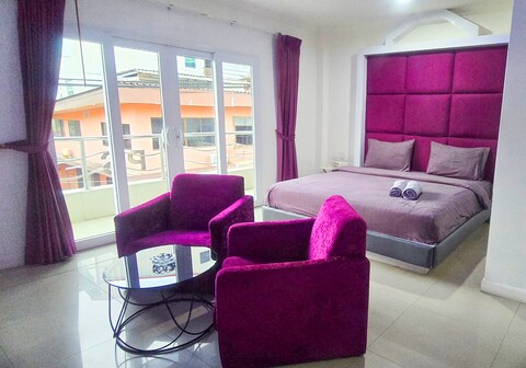 TITANIC RESIDENCE - 7 Minutes walk from Beach