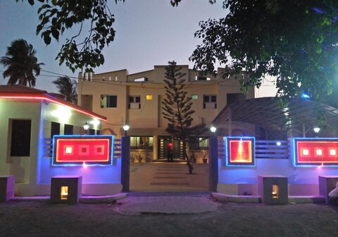 Hotel Sunshine Kodinar