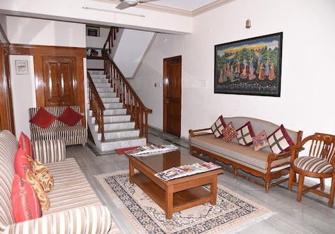 Anjani Mansion | Rooms & Homely Meals