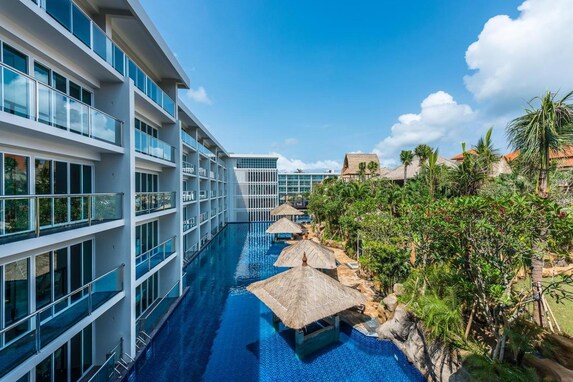 Related Hotel Image