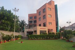 Hotel Shrinath Palace, Jhansi Hotel Shrinath Palace, Jhansi