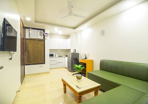 Parfait Street LUXE Apartments @GolfCourse