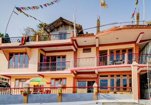 Kanchanjunga Dealo Homestay | Rooms & Caretaker