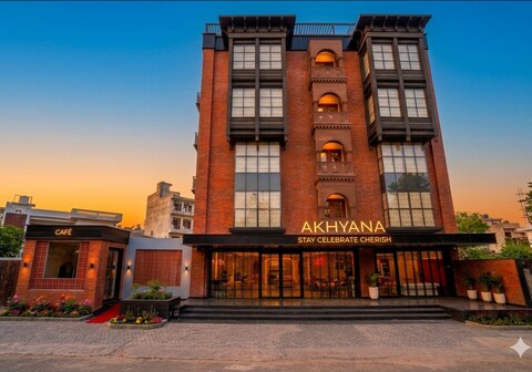 Akhyana Hotel Near Unitech Cyber Park