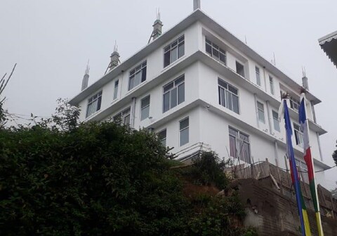 1 Step's Sherpa Retreat