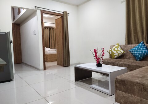 Orraica 306 1 BHK Flat with AC and Wifi