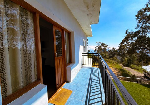 Adventure hike Villa