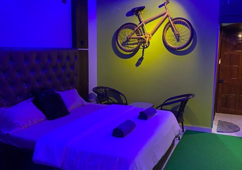 Honey Dew's Home Stay!