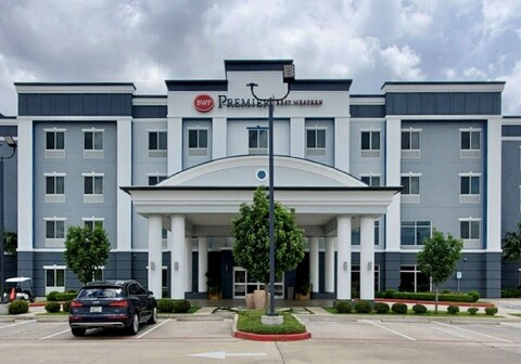 Best Western Premier Ashton Suites-Willowbrook