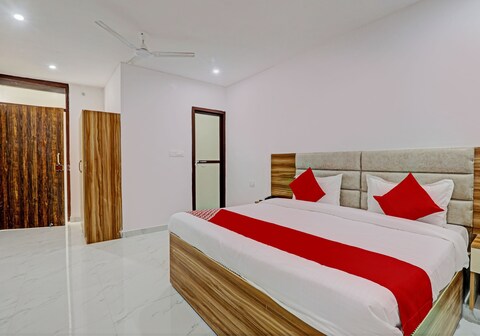 Hotel O Raghav & Banquet