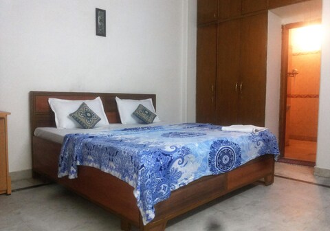 Mamta Residency Inn | Rooms & Wi-Fi