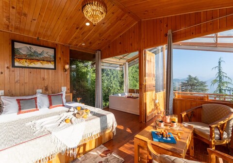 The Glass Treehouse | Jibhi Nest