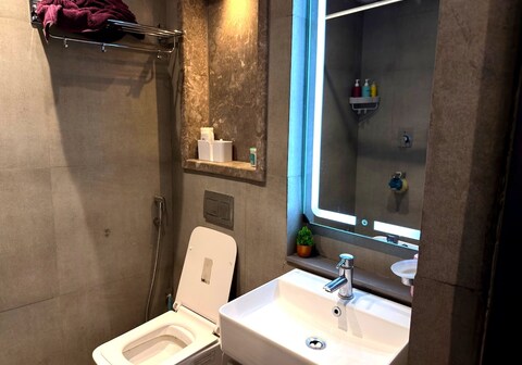 Premium Skyline Studio Supernova 41st Flor View