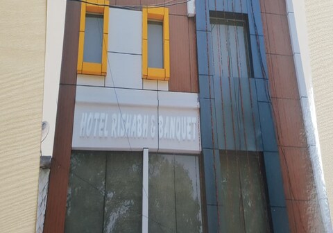 Hotel Rishabh & Banquet