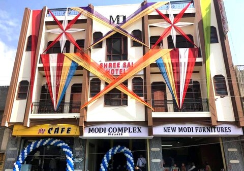 Shree Sai Hotel