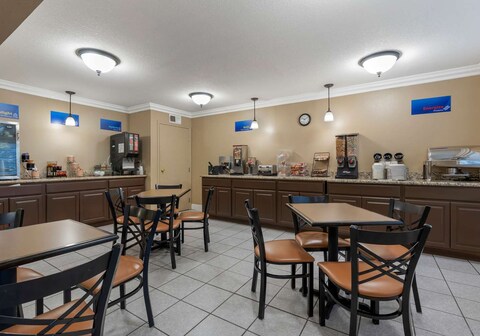 BEST WESTERN COLONIAL INN