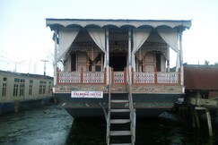 Houseboat New Balmoralcaste, Srinagar Houseboat New Balmoralcaste, Srinagar