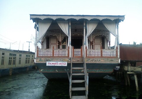 Houseboat New Balmoralcaste