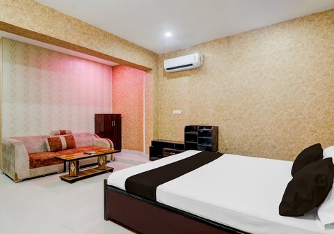 HOTEL O YASH RAJ PALACE