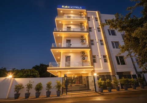 FabHotel Black Pepper