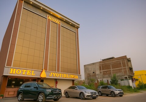 Hotel Jyotirlinga - One Way Transfer to Mahakal Temple