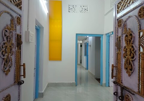 Kittu & Pihu's Stay Near Main Temple