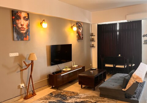 Hayaat Stay (Skyline Plaza) Behind Lulu Mall